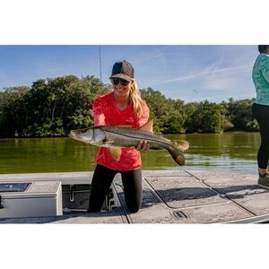 Realtree Wav3 Long Sleeve Performance Fishing Shirt